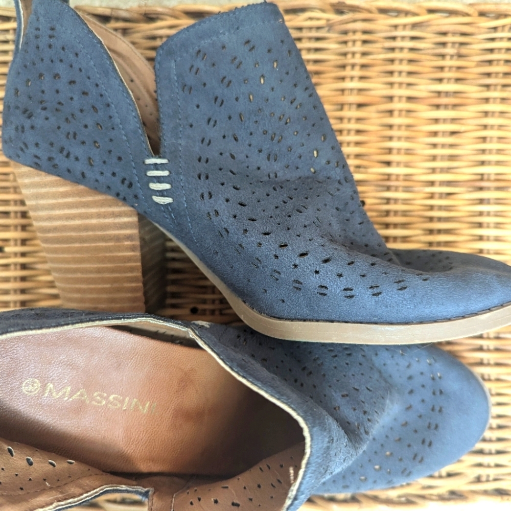 Women's Massini blue ankle boots - size 7.5